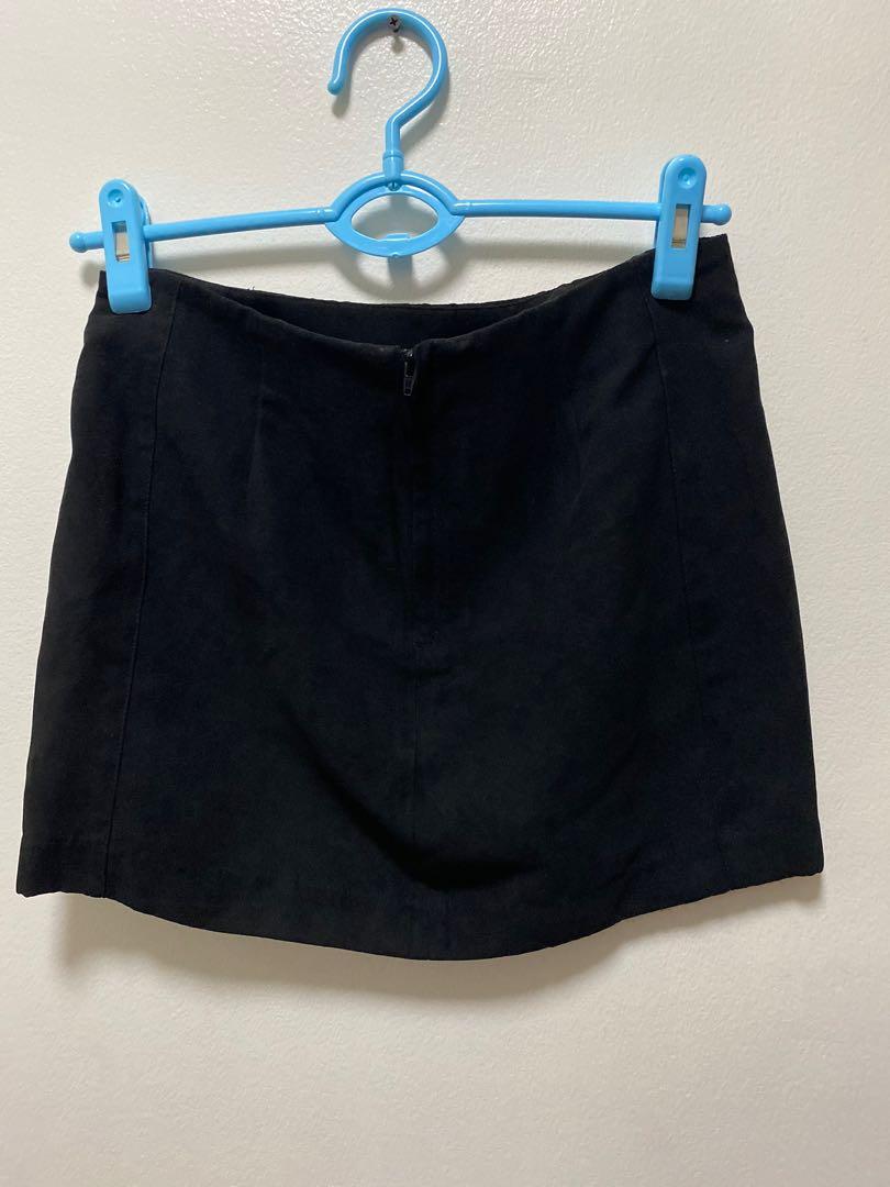 H&M Black Lace up skirt (Category: Skirts) located in Las Pinas. Submitted by ellabells (Listing ID 1058073694, Image 2). Description: Price is negotiable Low waist skirt Rfs: not my style anymore .