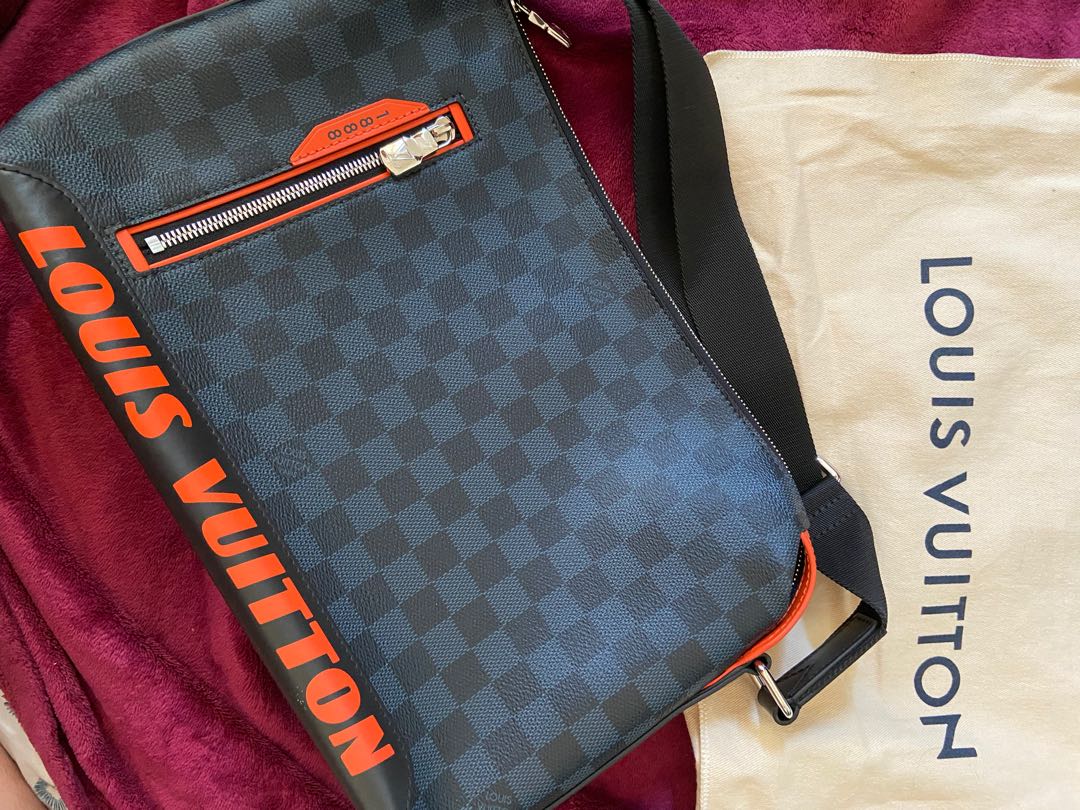 Louis Vuitton Discovery Messenger Limited Edition Damier Cobalt Race PM at  1stDibs