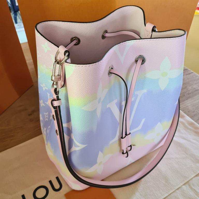 Louis Vuitton unboxing ESCALE Summer collections 2020 Cosmetic POUCH Pastel  Pink #louisvuittonescale 