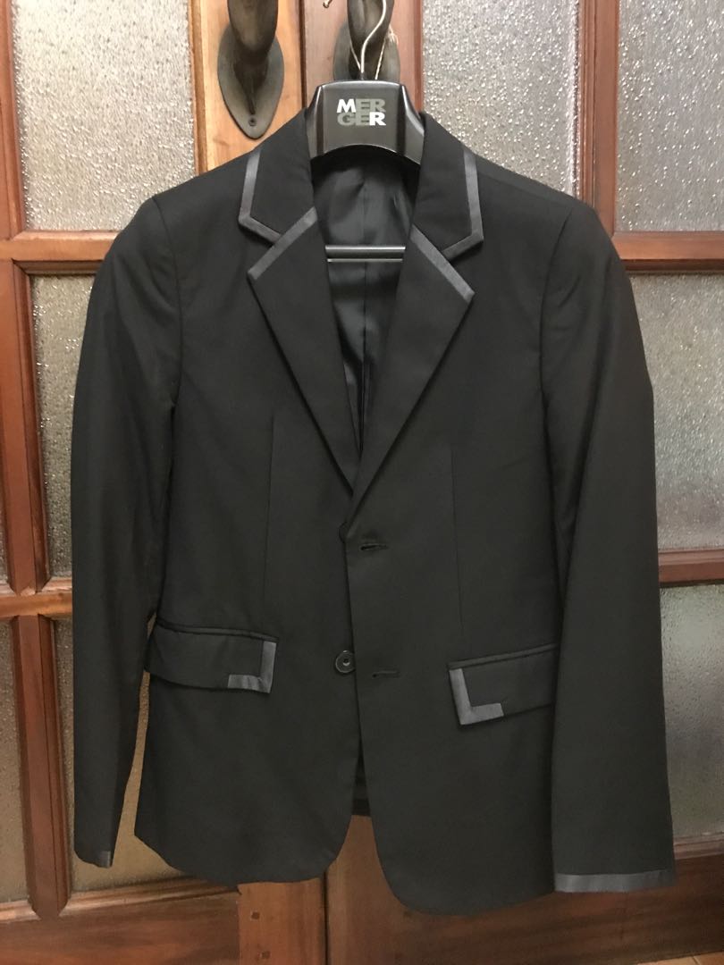 MERGER Tuxedo Coat Suit Size 1, Men's Fashion, Tops & Sets, Formal ...