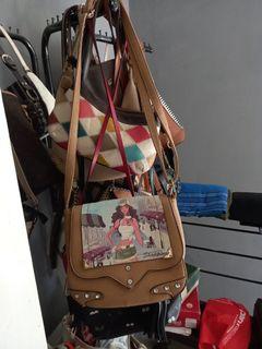 Sling bag escada