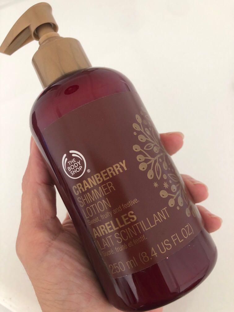 sangtekster Lege med Absay The Body Shop Cranberry Shimmer Lotion 250ml, Beauty & Personal Care, Bath  & Body, Body Care on Carousell