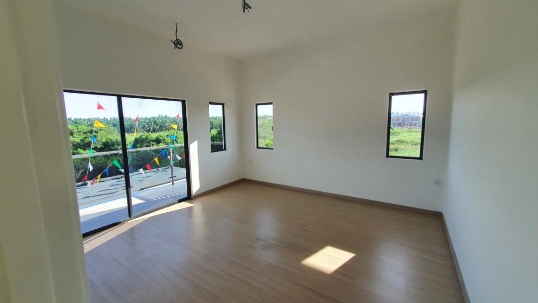 Taman Koi sungai besar sabak bernam, 2.5 storey corner link house LA