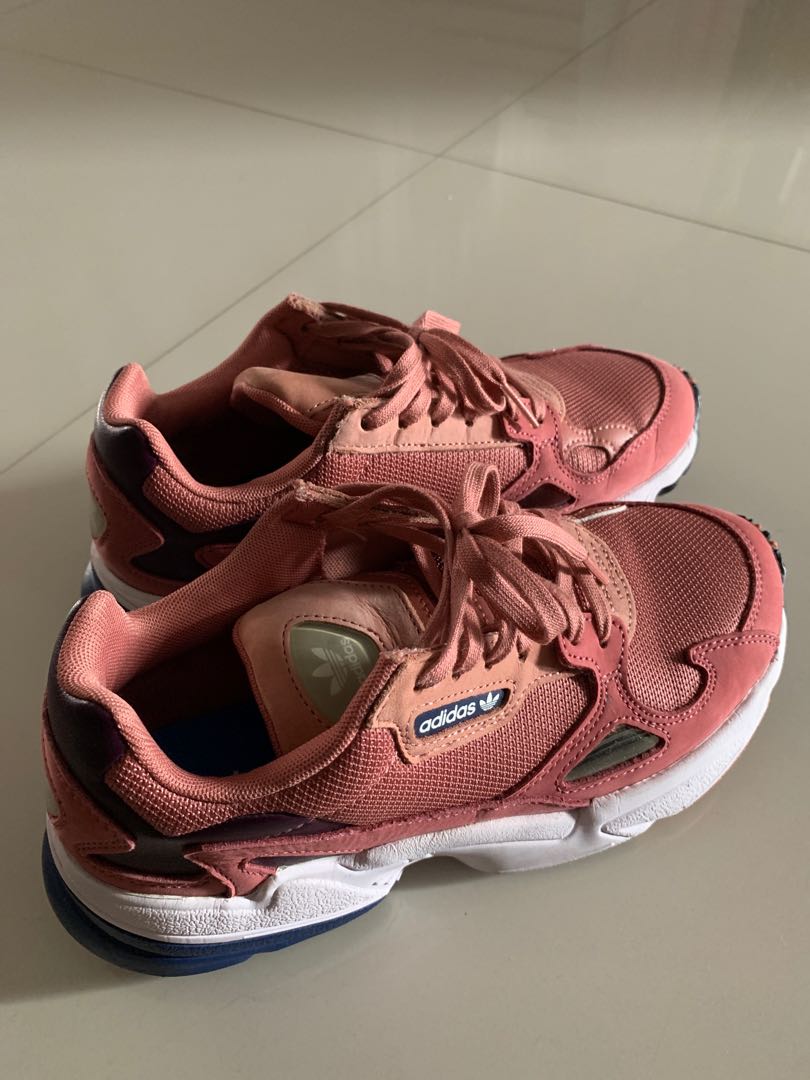 adidas original falcon