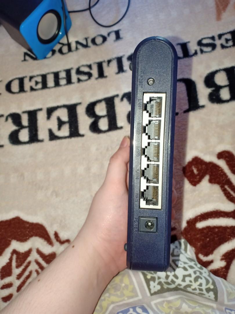 Asus RX 3041 Router (Category: Networking) located in Bocaue. Submitted by spmenpreloved (Listing ID 1058174439, Image 2). Description: .
