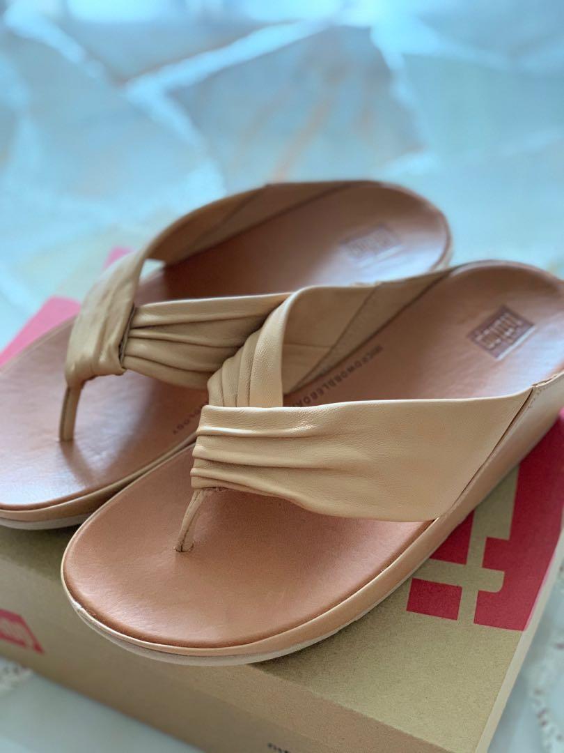 BNIB FitFlop Twiss Womens Leather Toe Thongs Blush Women s