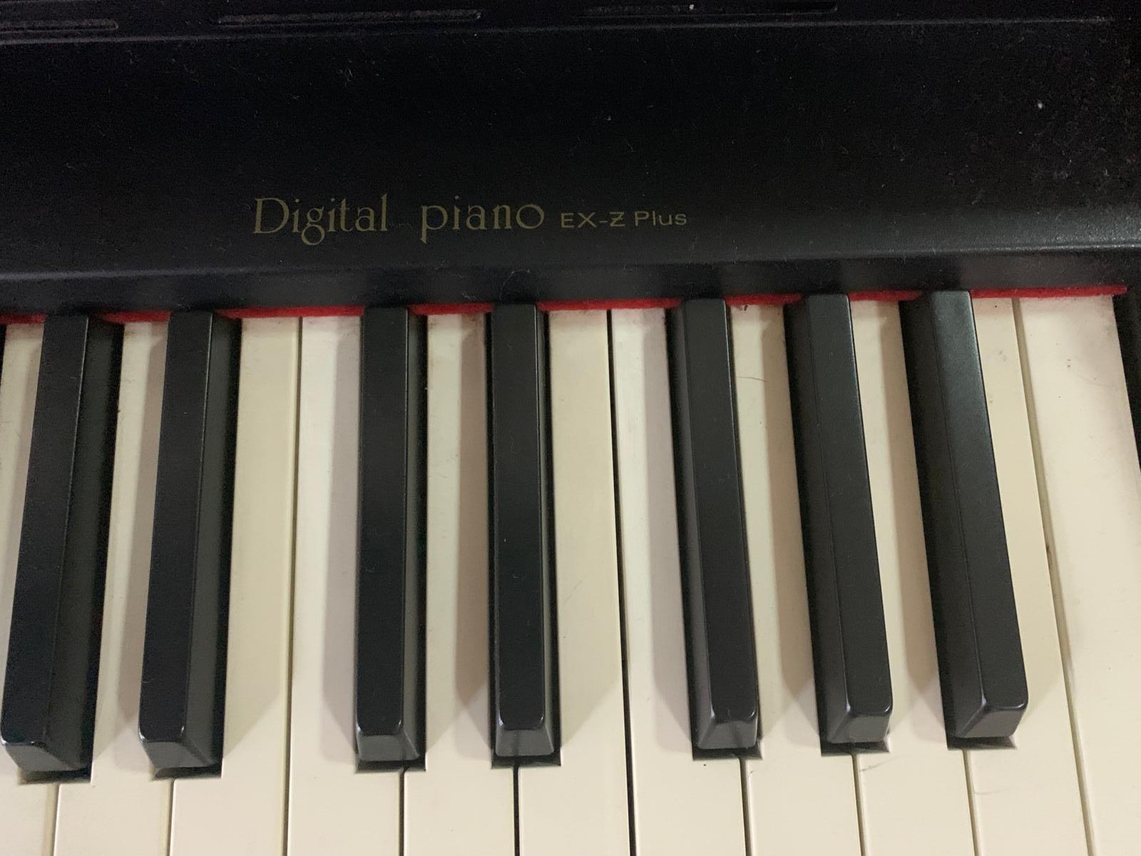 Daewoo Digital upright piano with seat, Hobbies & Toys, Music & Media