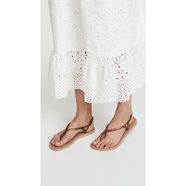 Havaianas Luna Plain Cross Strap Sandals. Rose Gold Dreamworks Cristal