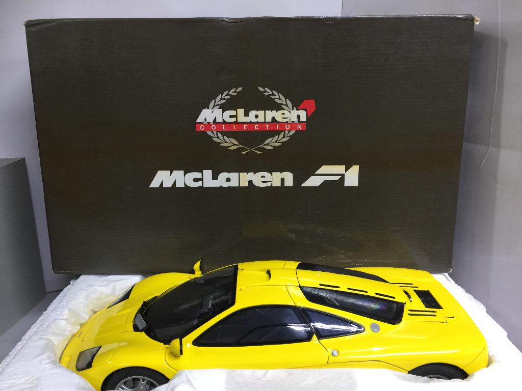 MINICHAMPS 1/12 McLaren F1 ROADCAR YELLOW (530 133121) (02220