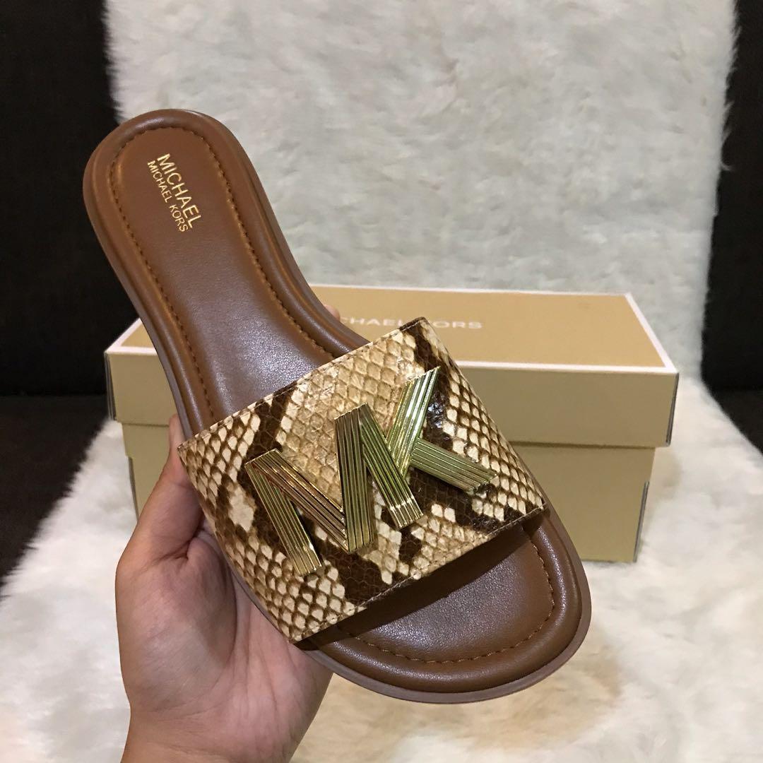 Mk store deanna slide