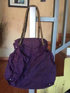 tas ungu besar