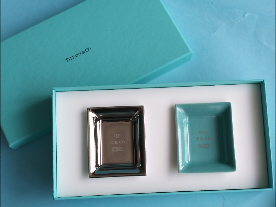 Tiffany and co ring holder top