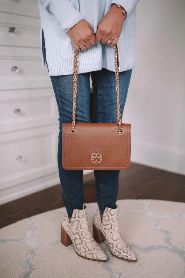 Carson leather hotsell tote tory burch