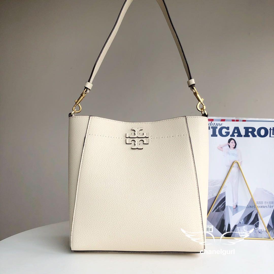 Tory Burch McGraw Hobo Bucket Bag White Large Size, Women's Fashion, Bags &  Wallets, Tote Bags on Carousell