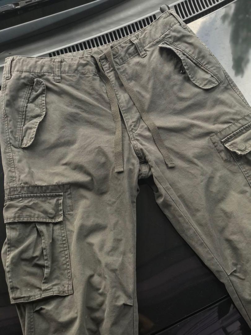 Cargo pants uniqlo, Men's Fashion, Bottoms, Trousers on Carousell