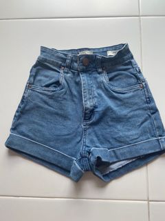(Category: ) located in . Submitted by goldaurora (Listing ID 1058424600, Image 1). Description: .