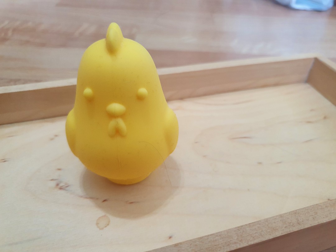 Daiso silicone egg yolk separator, Free Items on Carousell