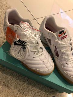 nike supreme futsal