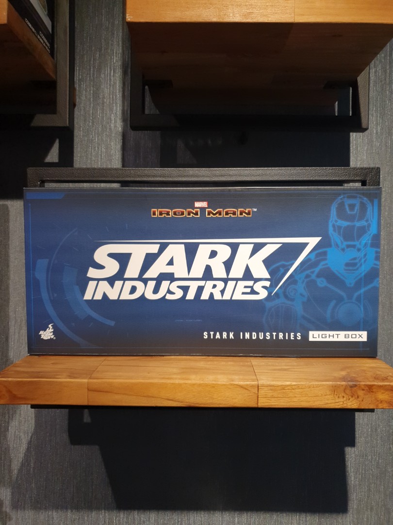Hot Toys Iron Man Stark Industries LED Light Box MISB, Hobbies