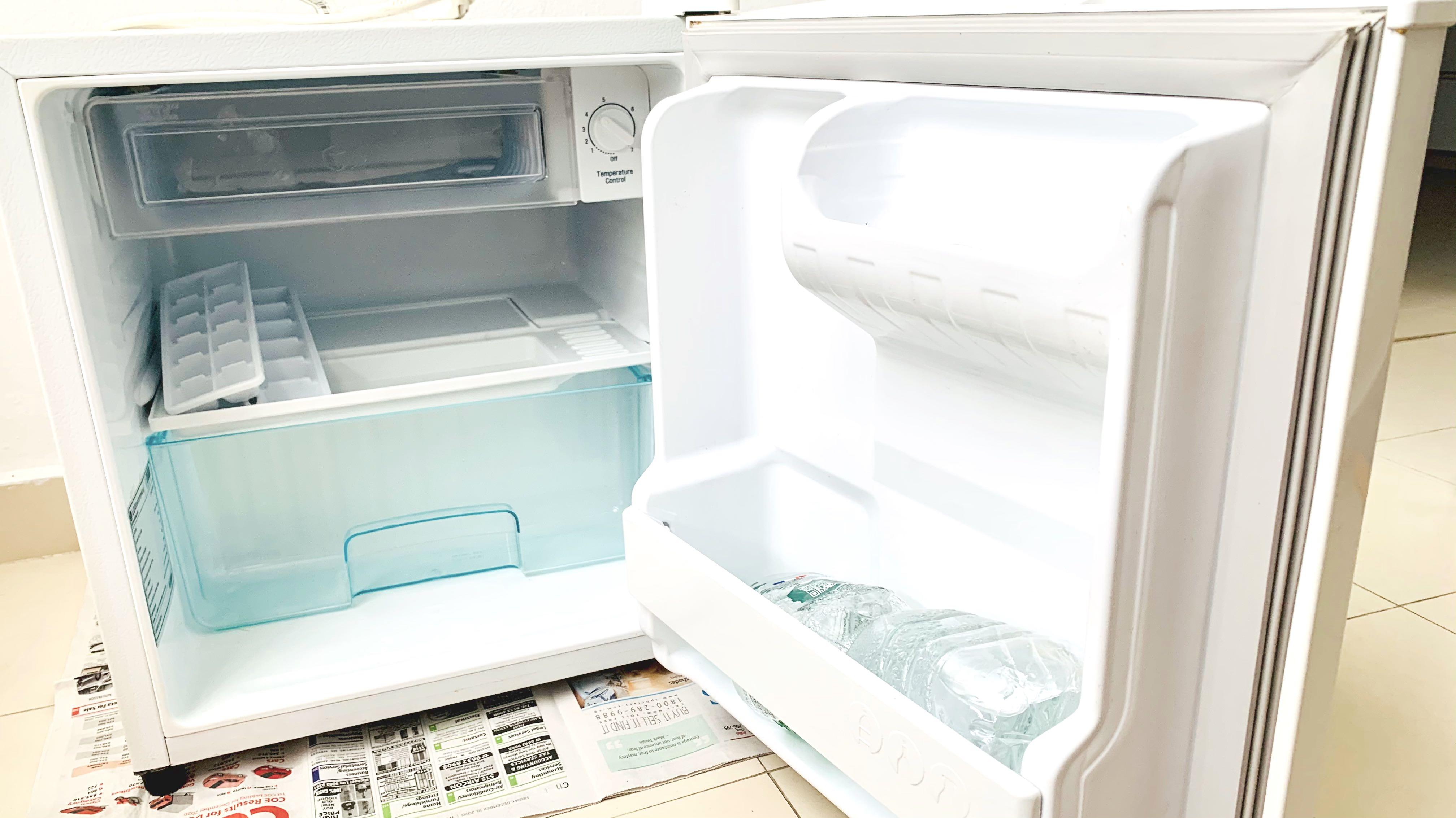 LG Bar Fridge 45L, TV & Home Appliances, Kitchen Appliances