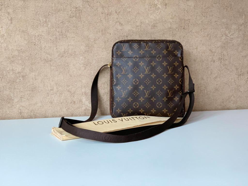 Authentic Louis Vuitton Monogram Trotteur Beaubourg M97037 Shoulder Bag  8445F