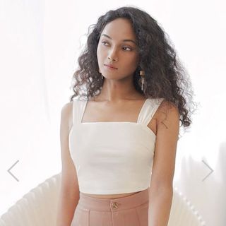 (Category: ) located in . Submitted by clearingwardrobex (Listing ID 1058358983, Image 1). Description: .
