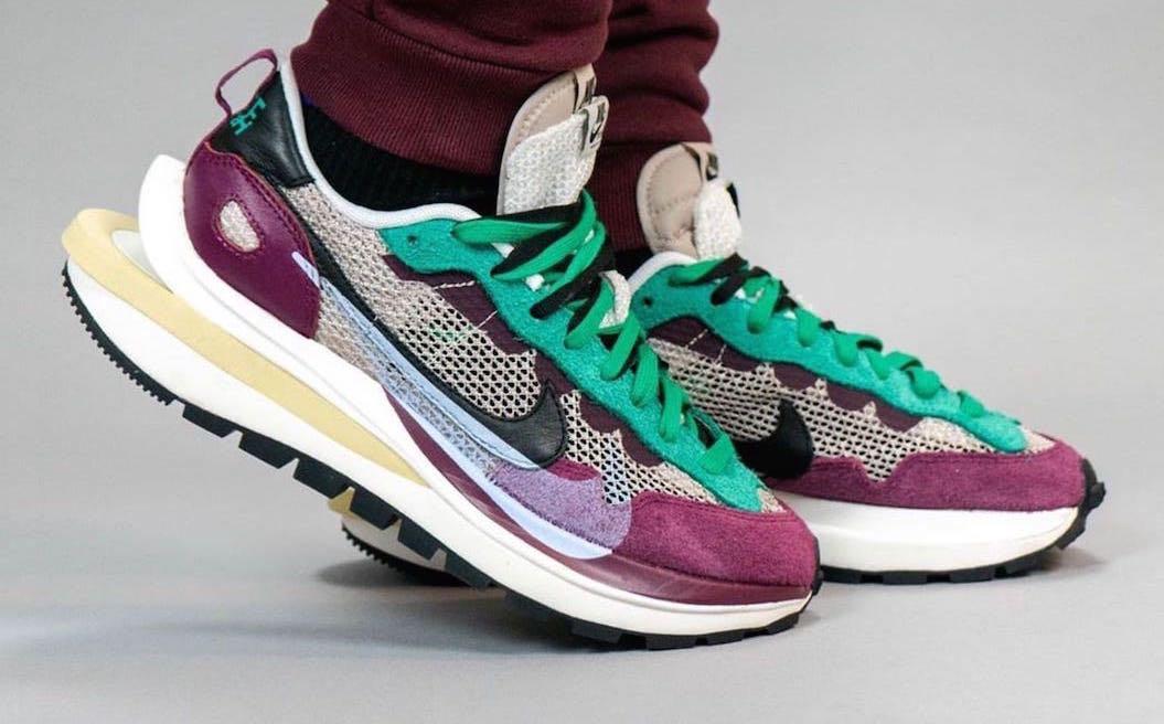 nike sacai vaporwaffle pink
