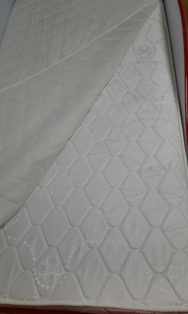 Race car bed frame & BN mattress with free safety mattress cover