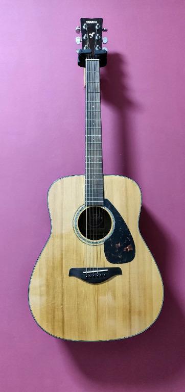 Yamaha fg700s solid top sales acoustic guitar