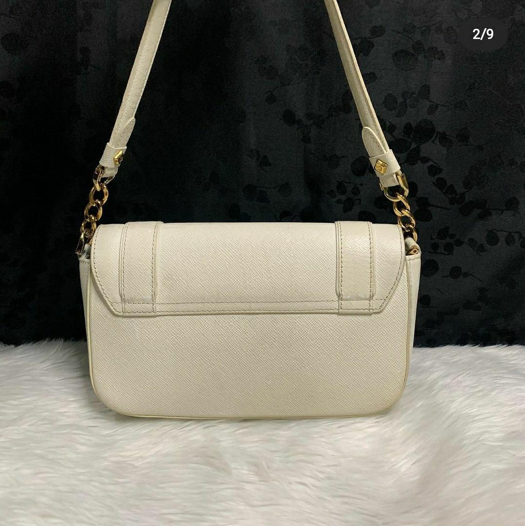 Authentic MCM white leather pochette (Category: Luxury Bags & Wallets) located in Quezon City. Submitted by eveclosetsale (Listing ID 1058608405, Image 2). Description: In very good condition ❤️ RFS: need funds, bag rarely used.