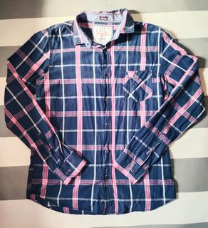 (Category: ) located in . Submitted by fawa.wardrobe (Listing ID 1058549110, Image 1). Description: .