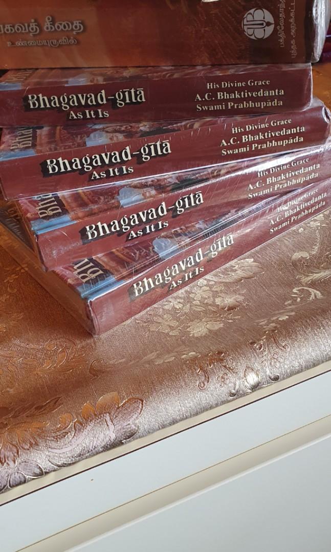 Bhagavadgita English Chinese Hobbies Toys Books Magazines Fiction Non Fiction On Carousell