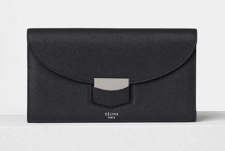 Large flap multifunction outlet