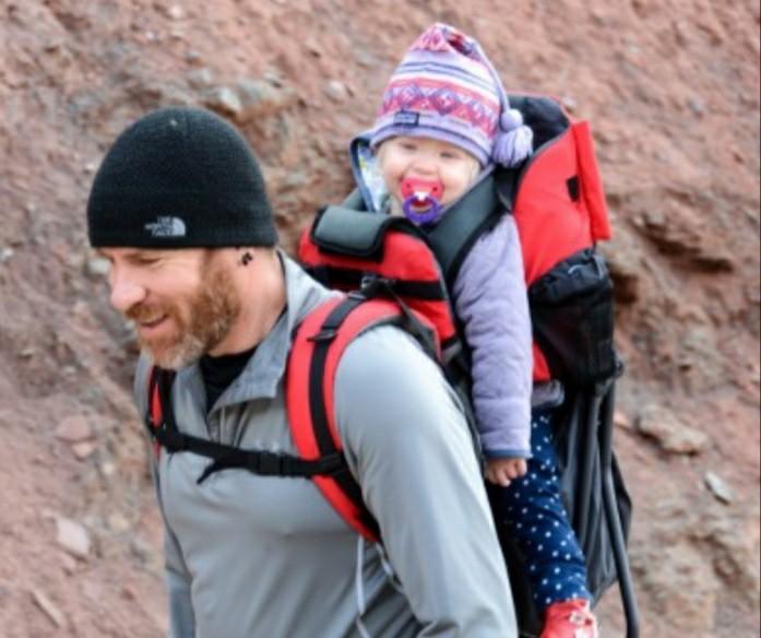 Clevr hiking carrier deals