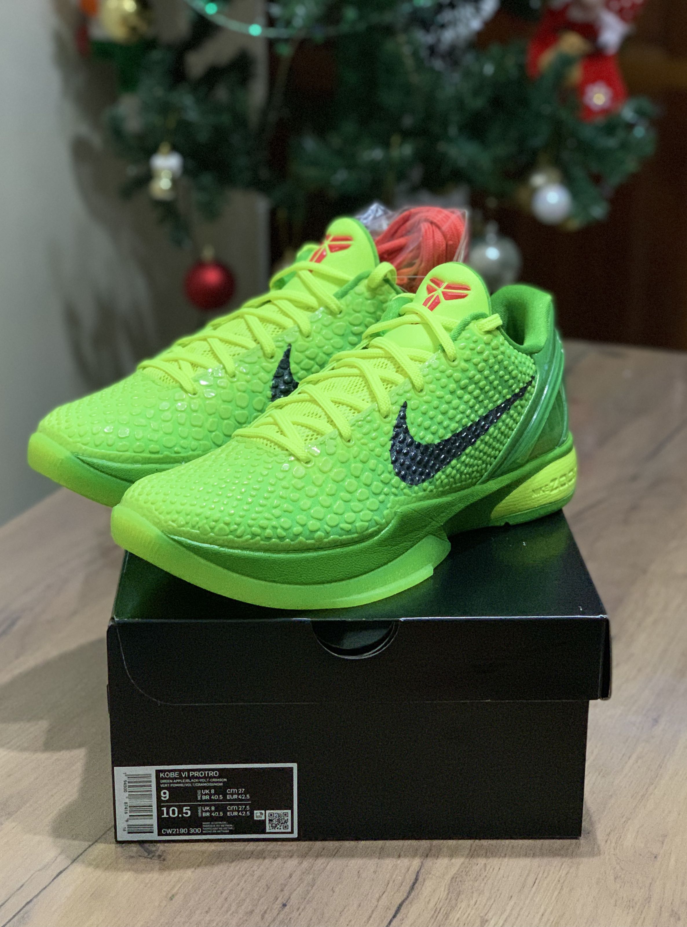 Kobe 6 Protro “Grinch”, Men's Fashion 