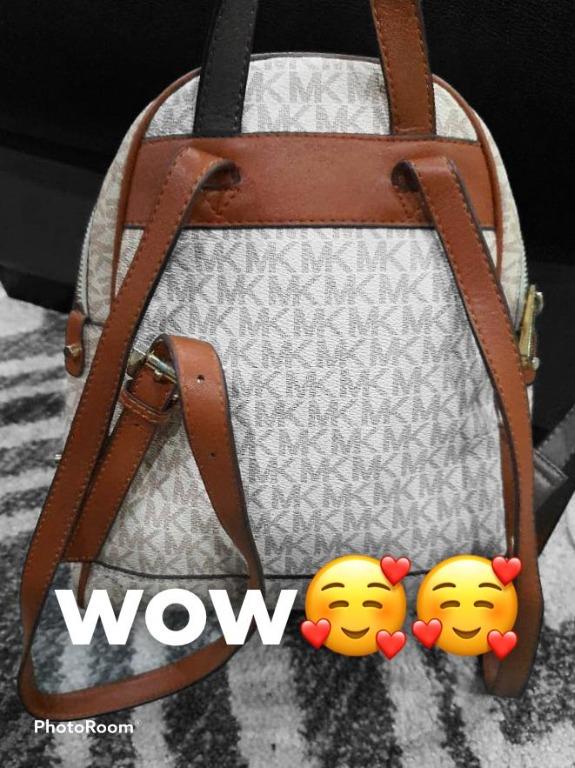 Michael kors signature rhea zip best sale medium backpack