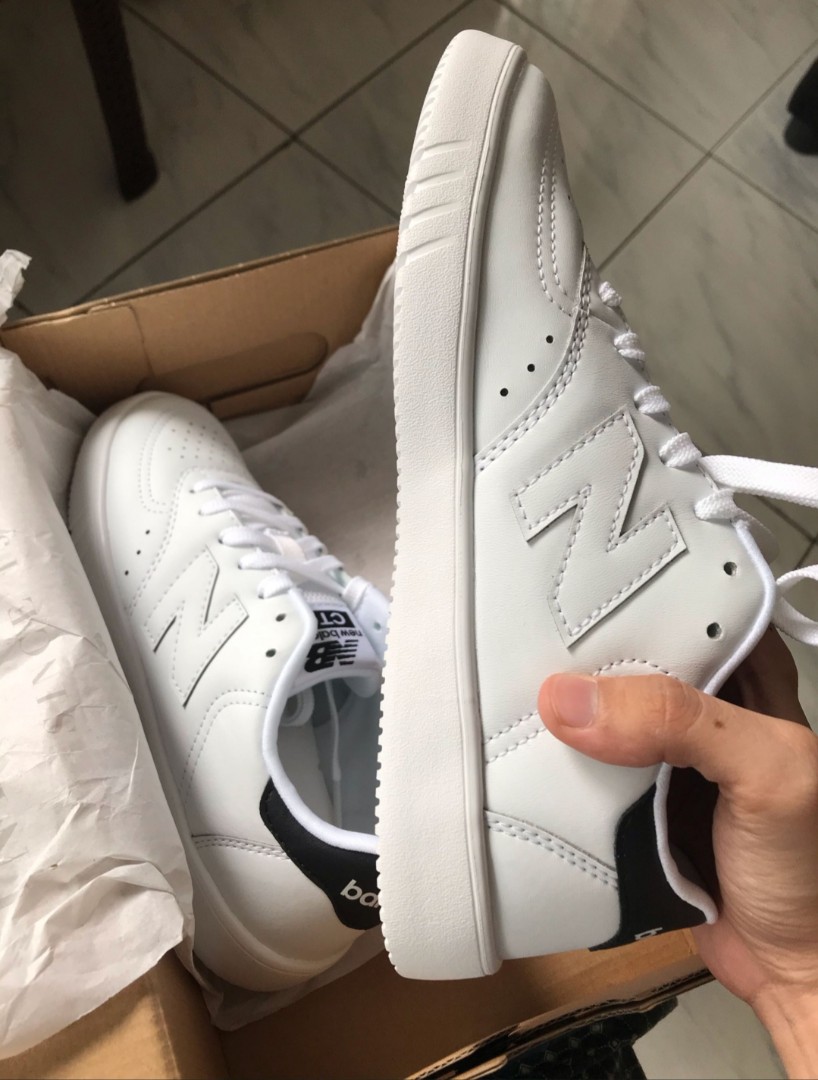 nb white sneakers