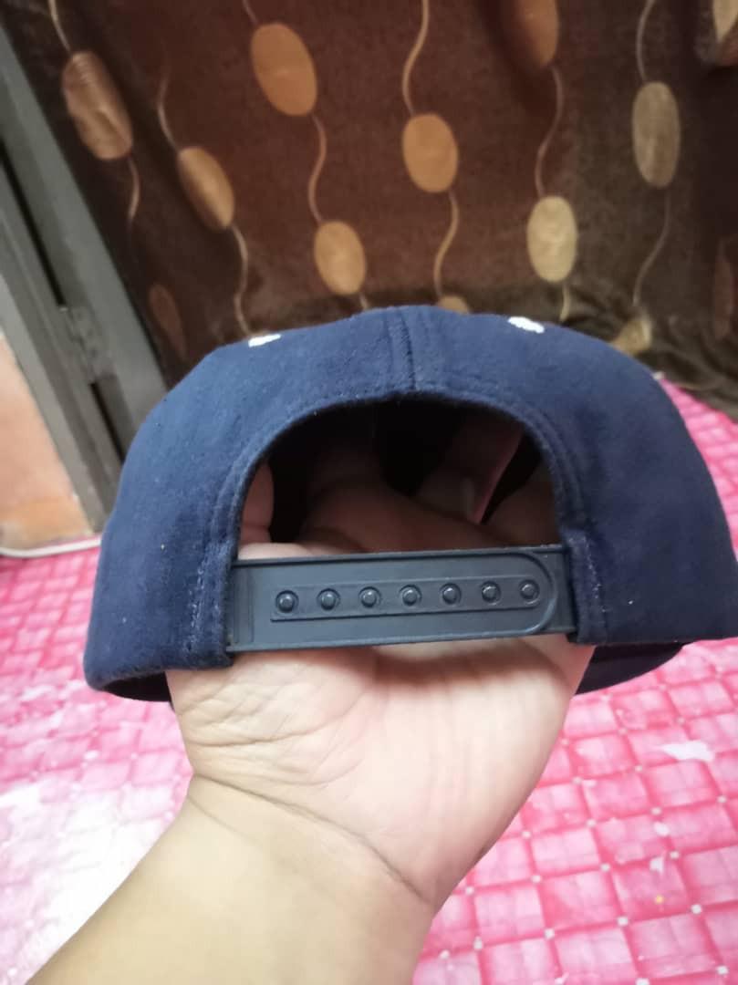 Snap back (Category: Cap & Hats) located in Kuala Lumpur. Submitted by menanjepun86 (Listing ID 1058693523, Image 2). Description: www.wasap.my/601118984045/capM cod SAHAJA xde postage.