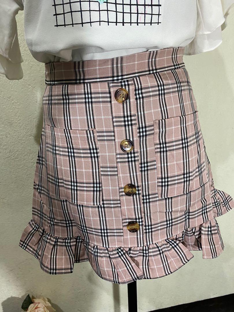 Burberry store skirt pink