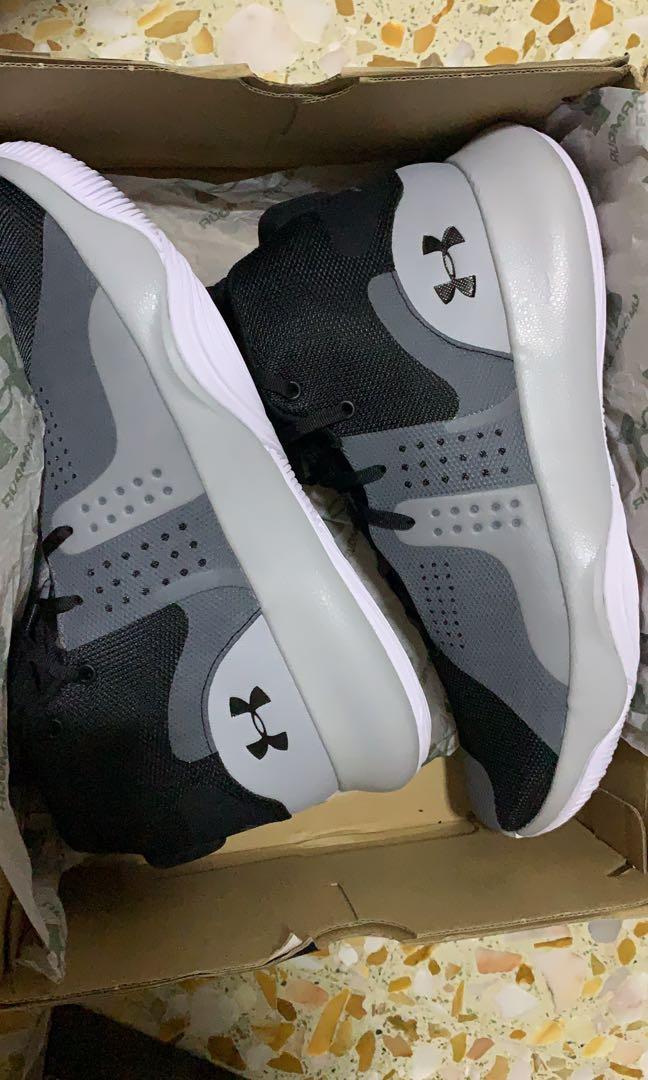 Under armour novena clearance