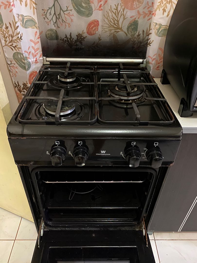 White Westinghouse Gas Range 3 burners With Oven TV Home