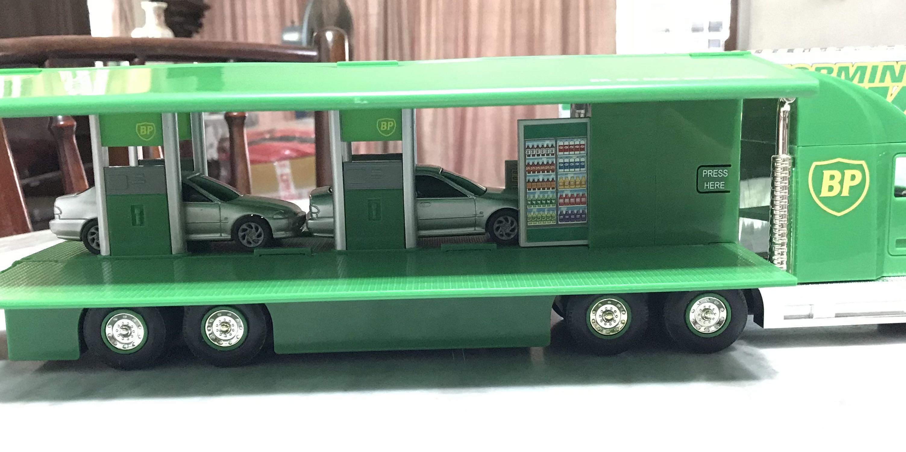 1999 Collectors’ Limited Edition BP Transforming Truck, Hobbies & Toys