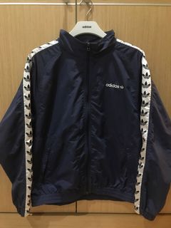 Adidas originals adicolor tnt tape deals wind track jacket