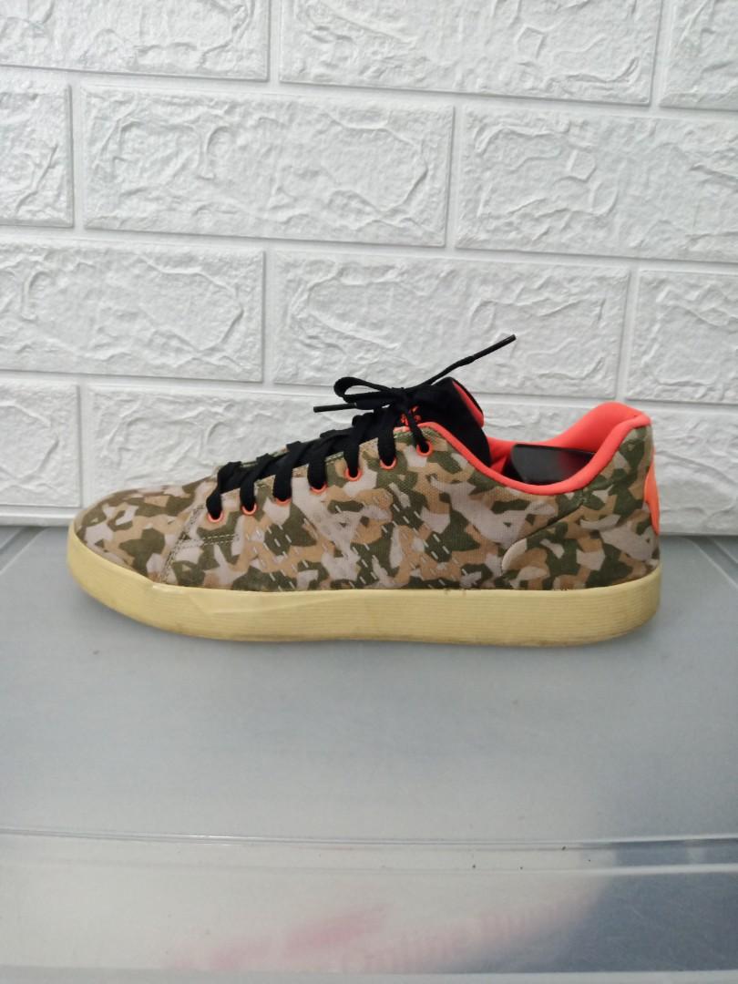 D rose lakeshore low store