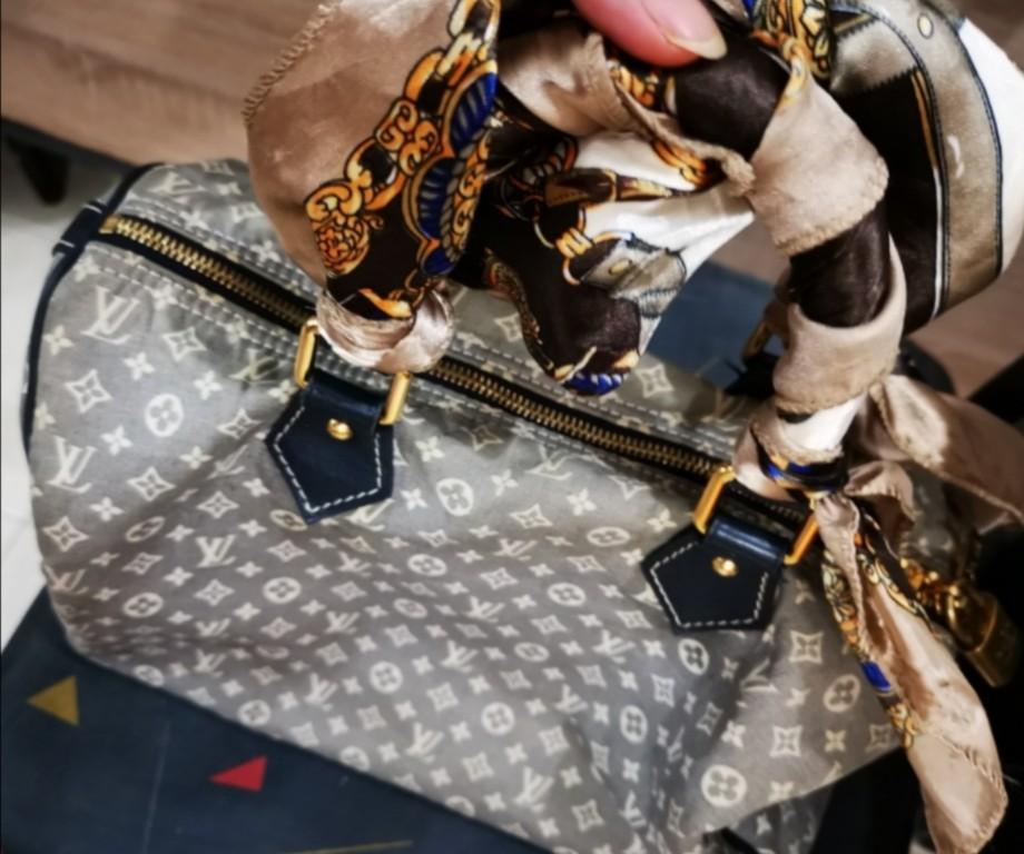 Authentic used bags shop