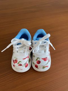 infant sneakers size 3c