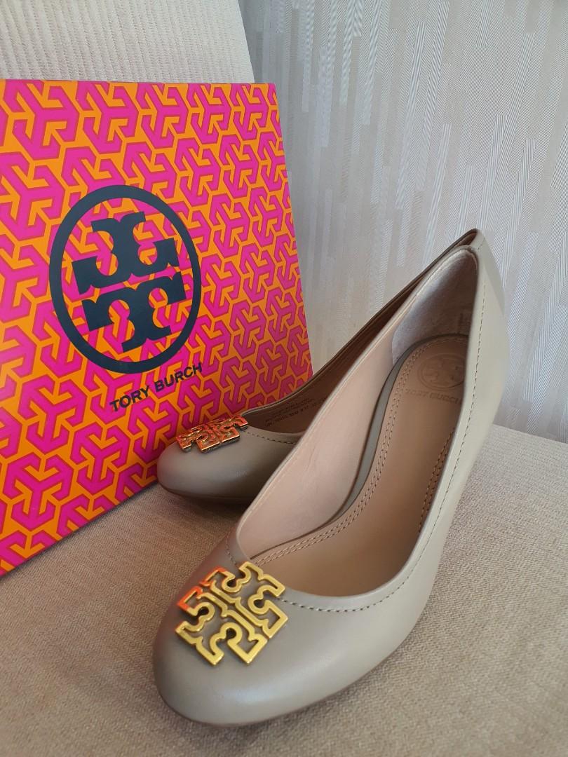 Brand New Tory Burch Wedge in French Gray, Luxury, Sneakers & Footwear on  Carousell