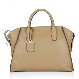 (Category: ) located in . Submitted by whattowear_sg (Listing ID 1058746685, Image 1). Description: .