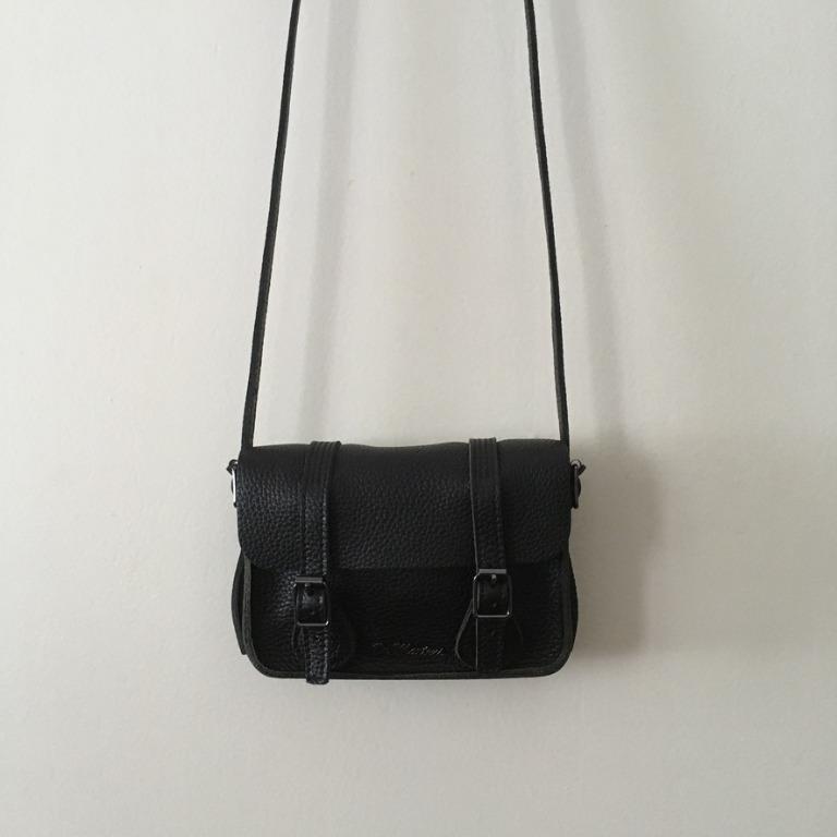 7 Inch Kiev Smooth Leather Crossbody Bag, Black