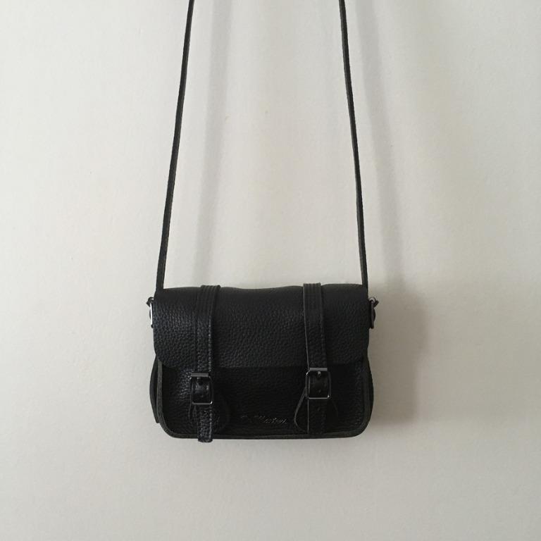 Dr martens 7 inch black 2025 leather satchel